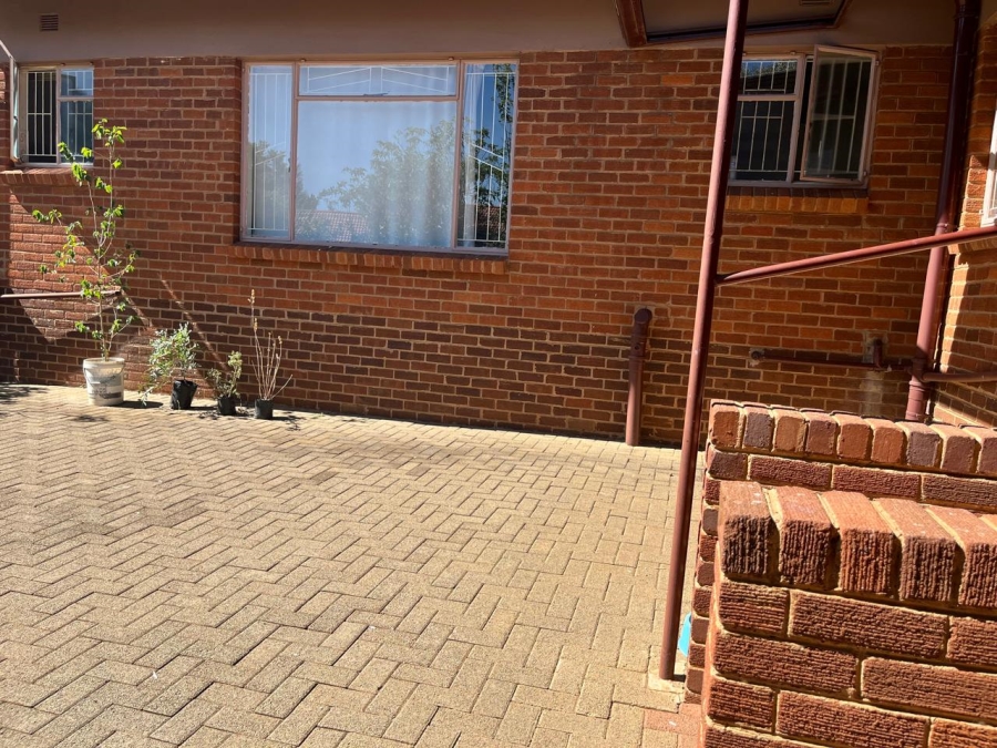 4 Bedroom Property for Sale in Langenhovenpark Free State